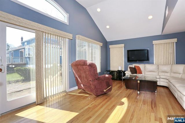 112 Lake Street, Bergenfield, NJ 07621
