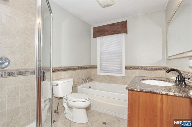 112 Lake Street, Bergenfield, NJ 07621