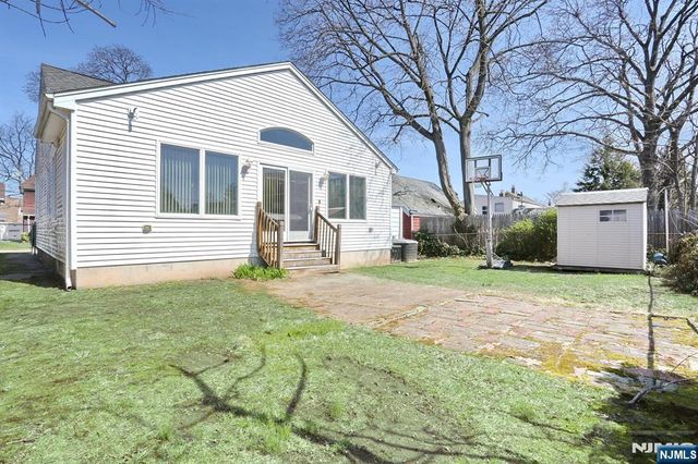 112 Lake Street, Bergenfield, NJ 07621