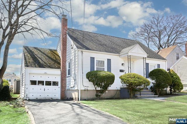 112 Lake Street, Bergenfield, NJ 07621