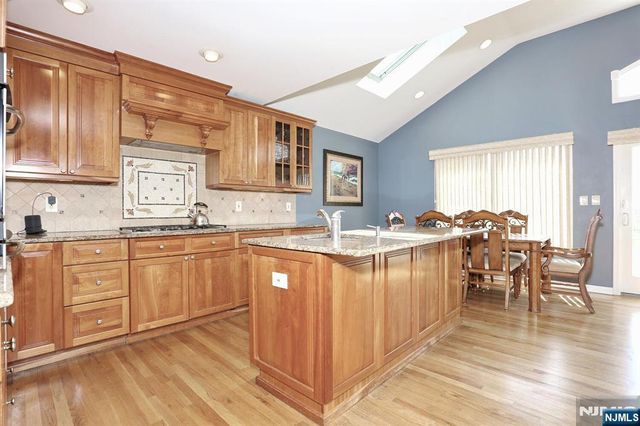 112 Lake Street, Bergenfield, NJ 07621