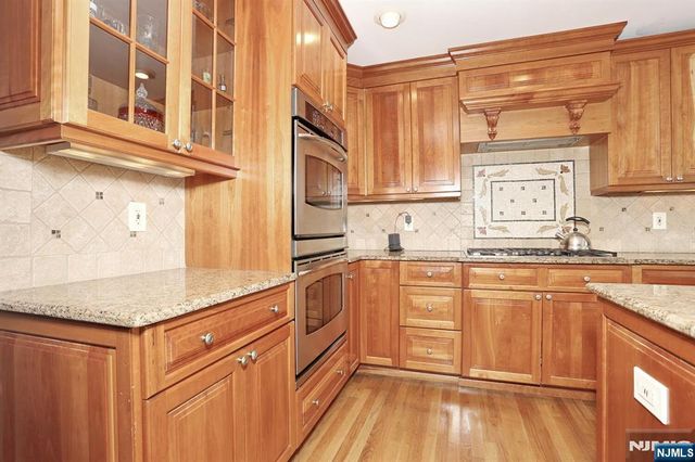 112 Lake Street, Bergenfield, NJ 07621