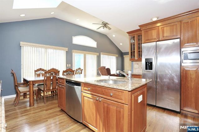 112 Lake Street, Bergenfield, NJ 07621
