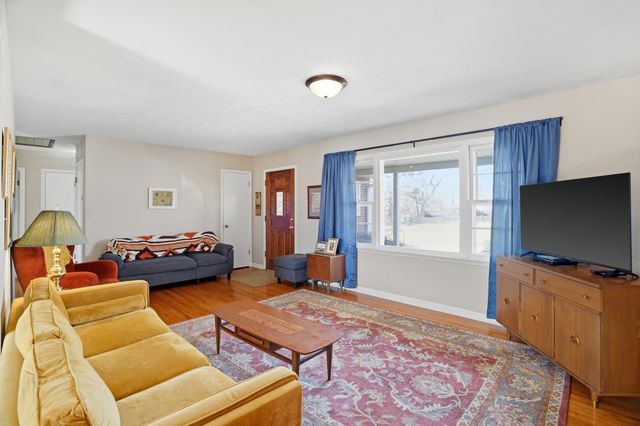 2214 BLUFF BLVD, Columbia, MO 65201