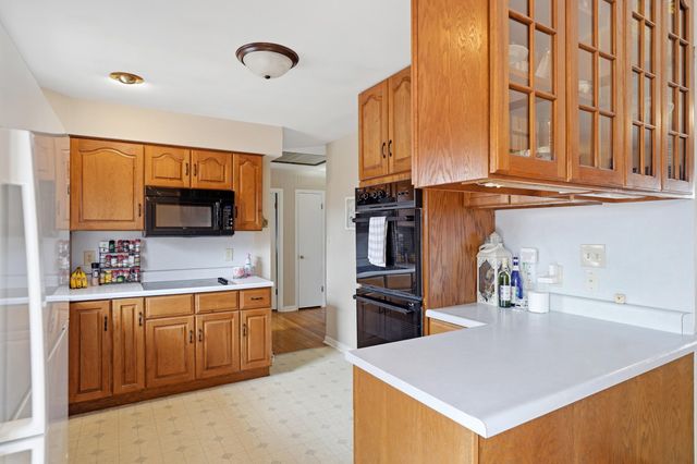 2214 BLUFF BLVD, Columbia, MO 65201