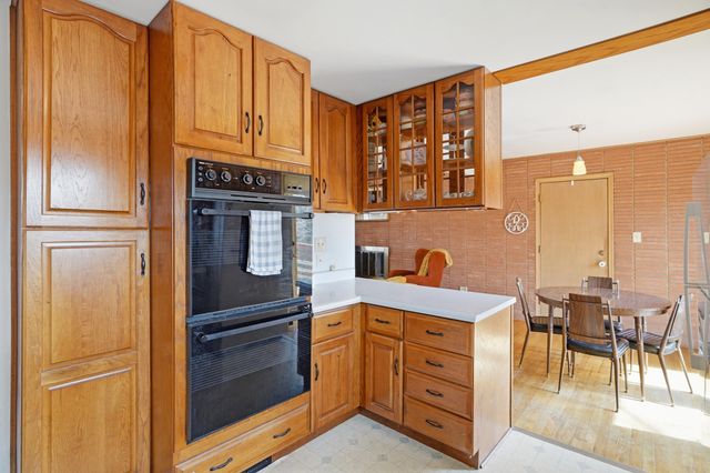 2214 BLUFF BLVD, Columbia, MO 65201