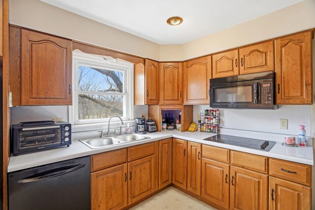 2214 BLUFF BLVD, Columbia, MO 65201