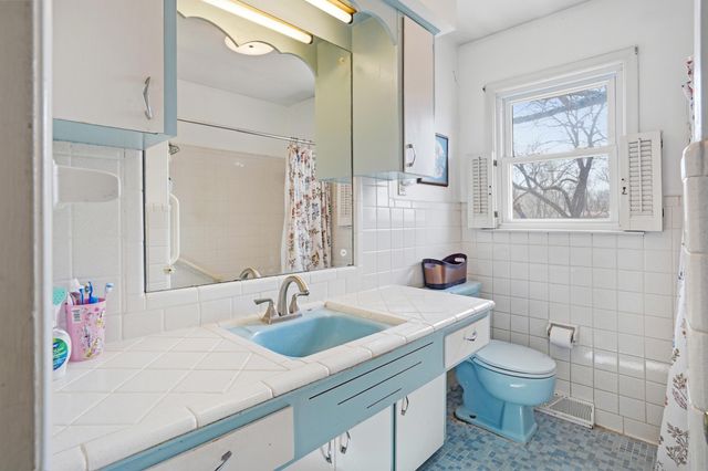 2214 BLUFF BLVD, Columbia, MO 65201