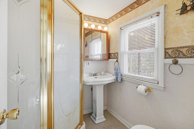 2214 BLUFF BLVD, Columbia, MO 65201