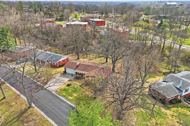 2214 BLUFF BLVD, Columbia, MO 65201