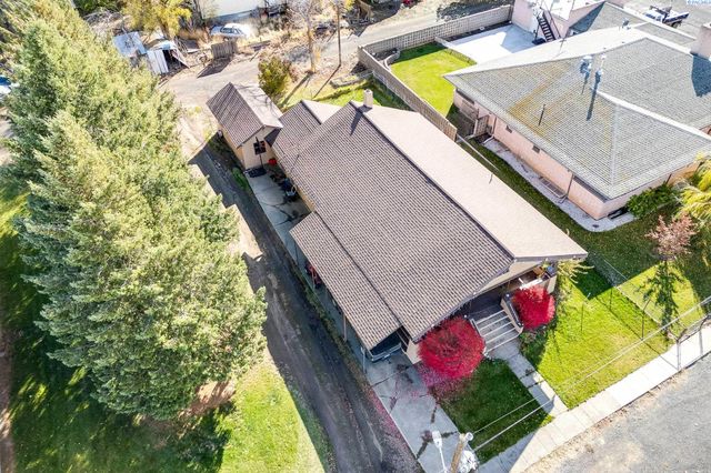 305 S Whitman Ave, La Crosse, WA 99143