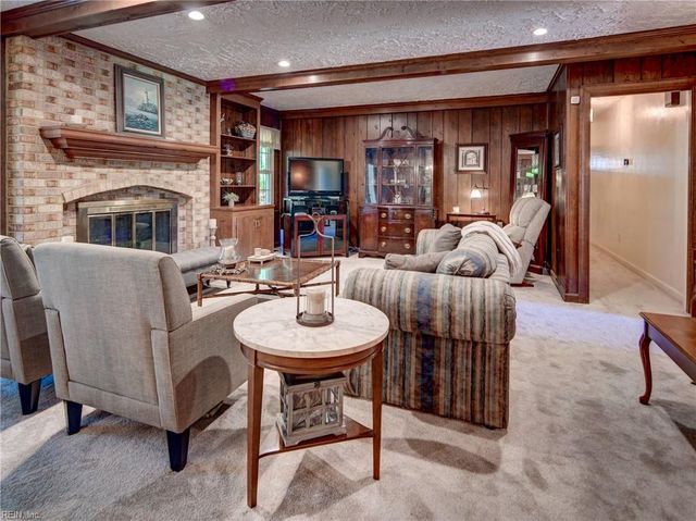 3232 Shadyside LN, Chesapeake, VA 23321