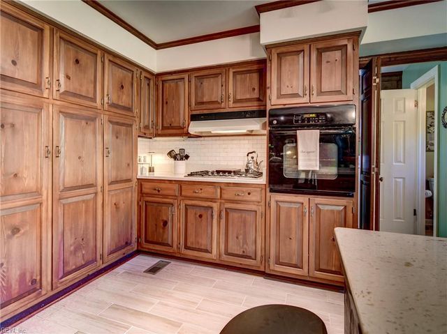 3232 Shadyside LN, Chesapeake, VA 23321