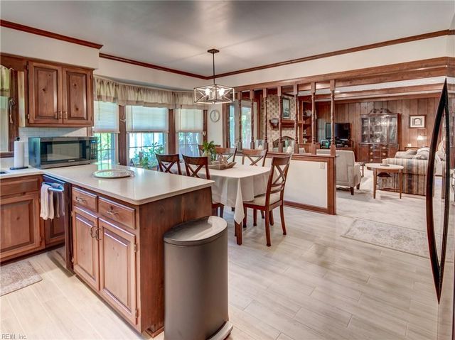 3232 Shadyside LN, Chesapeake, VA 23321
