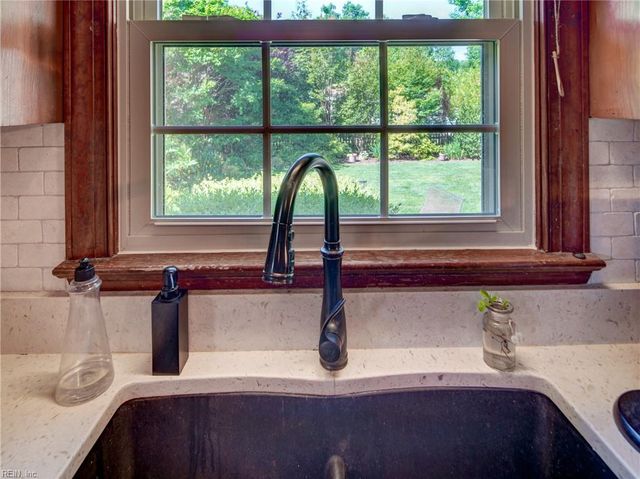 3232 Shadyside LN, Chesapeake, VA 23321