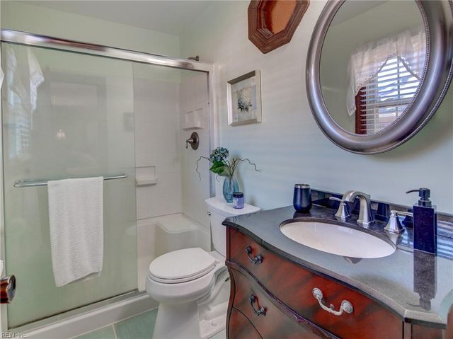 3232 Shadyside LN, Chesapeake, VA 23321