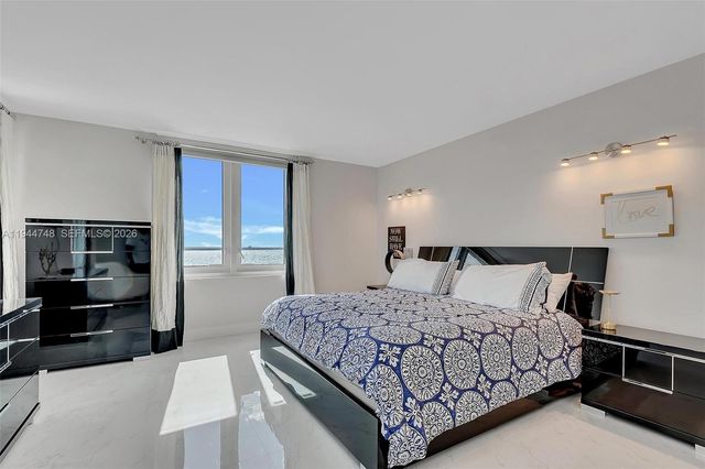 2301 Collins Ave 810, Miami Beach, FL 33139