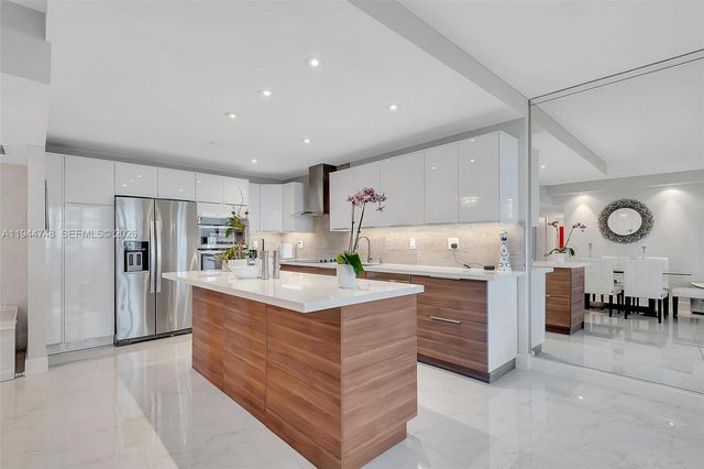 2301 Collins Ave 810, Miami Beach, FL 33139