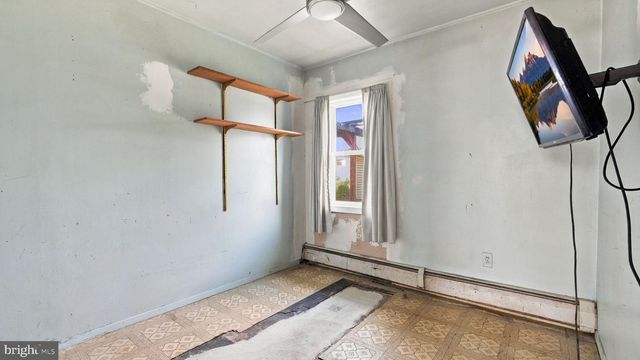 168 FARMBROOK DR, Levittown, PA 19055