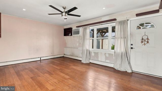 168 FARMBROOK DR, Levittown, PA 19055