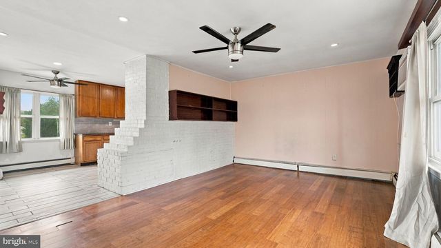 168 FARMBROOK DR, Levittown, PA 19055