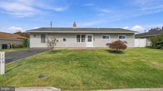168 FARMBROOK DR, Levittown, PA 19055