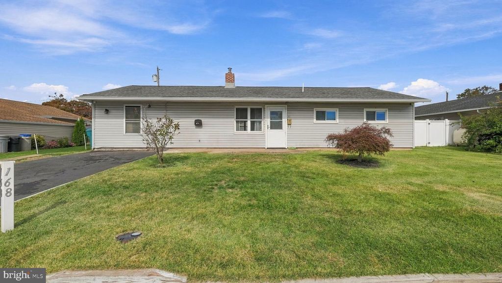 168 FARMBROOK DR, LEVITTOWN, PA 19055 — exterior