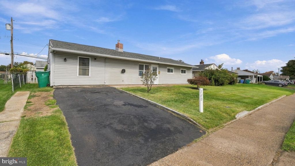 168 FARMBROOK DR, LEVITTOWN, PA 19055 — photo 2