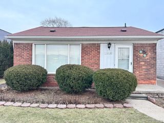 17157 Fort Street, Riverview, MI 48193