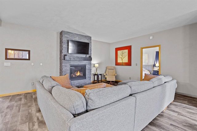 214 BROOKWOOD DRIVE, Hortonville, WI 54944