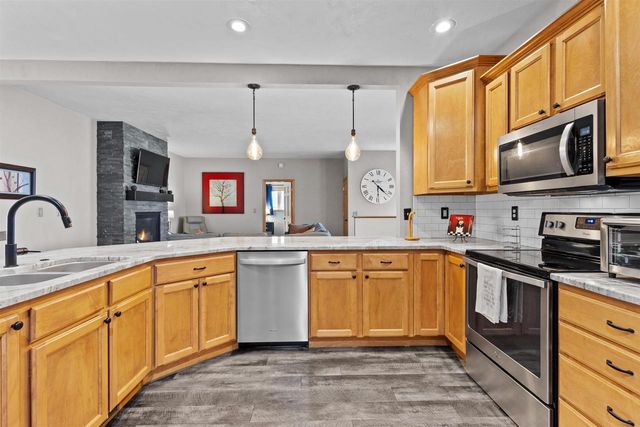 214 BROOKWOOD DRIVE, Hortonville, WI 54944