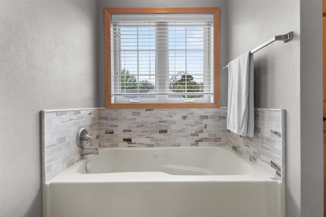 214 BROOKWOOD DRIVE, Hortonville, WI 54944