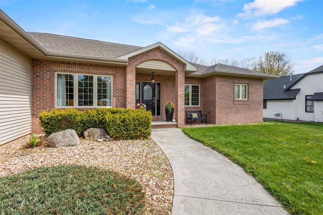 214 BROOKWOOD DRIVE, Hortonville, WI 54944