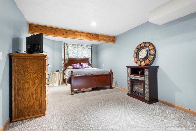 214 BROOKWOOD DRIVE, Hortonville, WI 54944