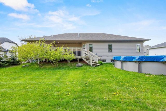 214 BROOKWOOD DRIVE, Hortonville, WI 54944