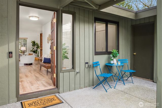 6910 150th Avenue NE, Redmond, WA 98052