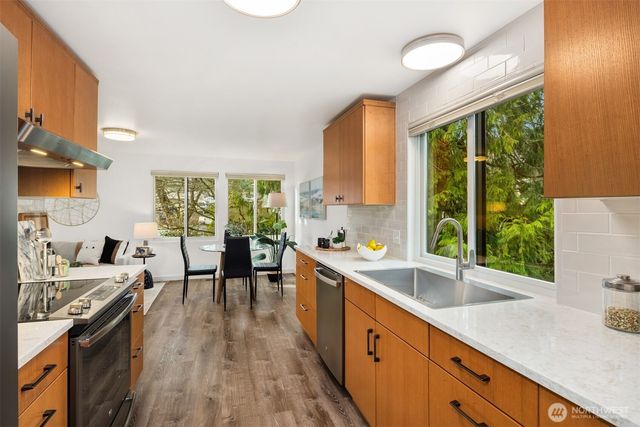 6910 150th Avenue NE, Redmond, WA 98052