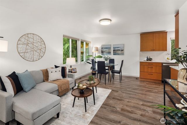 6910 150th Avenue NE, Redmond, WA 98052