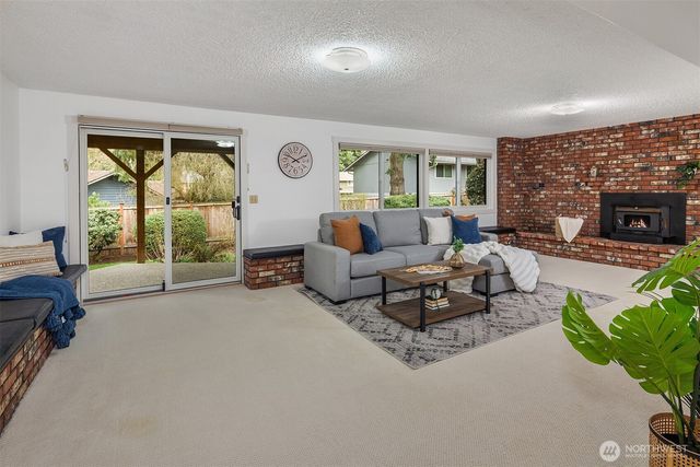 6910 150th Avenue NE, Redmond, WA 98052