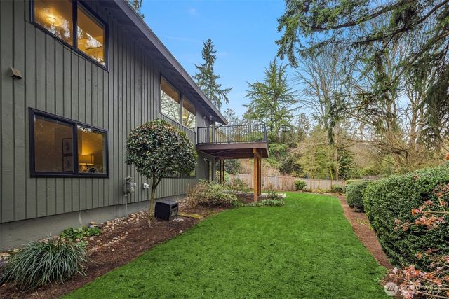 6910 150th Avenue NE, Redmond, WA 98052