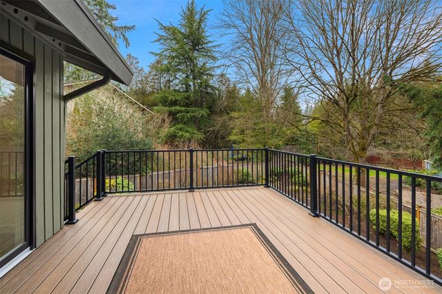 6910 150th Avenue NE, Redmond, WA 98052