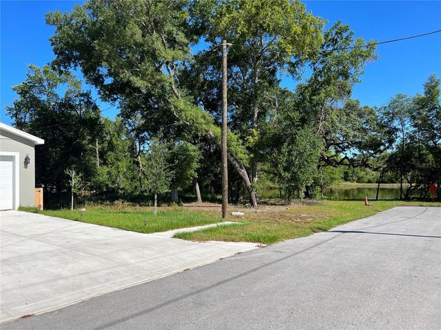 1900 VIRGINIA AVENUE, Tarpon Springs, FL 34689