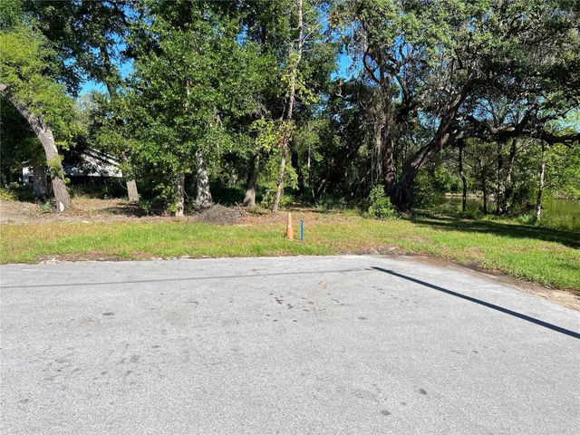 1900 VIRGINIA AVENUE, Tarpon Springs, FL 34689
