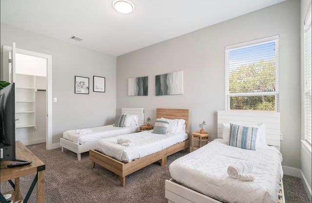 3351 Canada Drive, Dallas, TX 75212