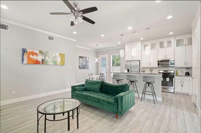 3351 Canada Drive, Dallas, TX 75212