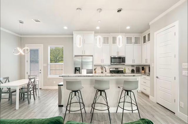 3351 Canada Drive, Dallas, TX 75212