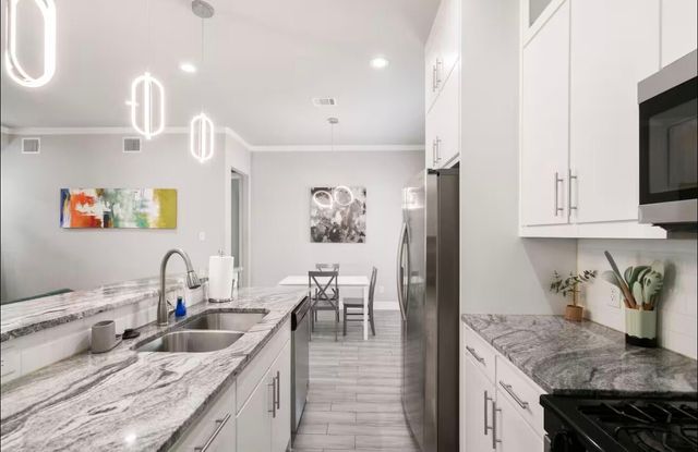 3351 Canada Drive, Dallas, TX 75212