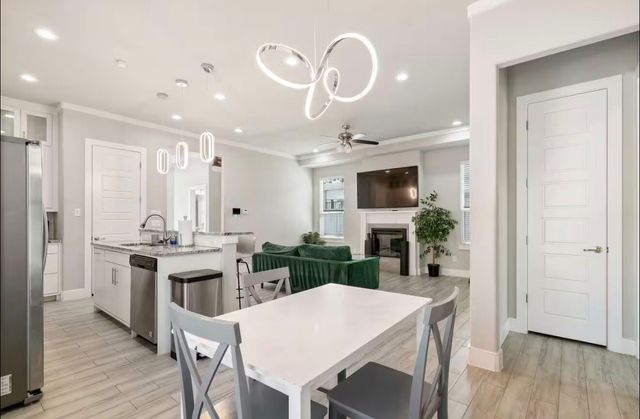 3351 Canada Drive, Dallas, TX 75212