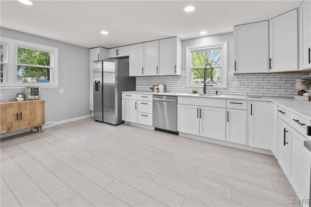 8478 Grandview Drive, Cicero, NY 13039