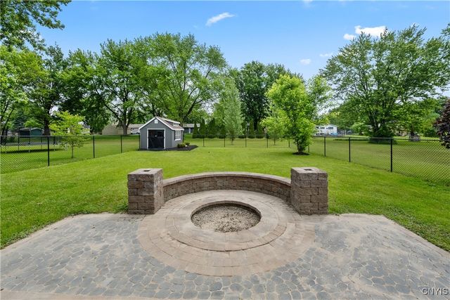 8478 Grandview Drive, Cicero, NY 13039
